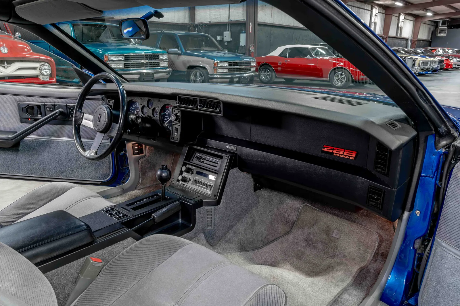 1986-Chevrolet-Camaro-Bright Blue Metallic-141804-49.jpg